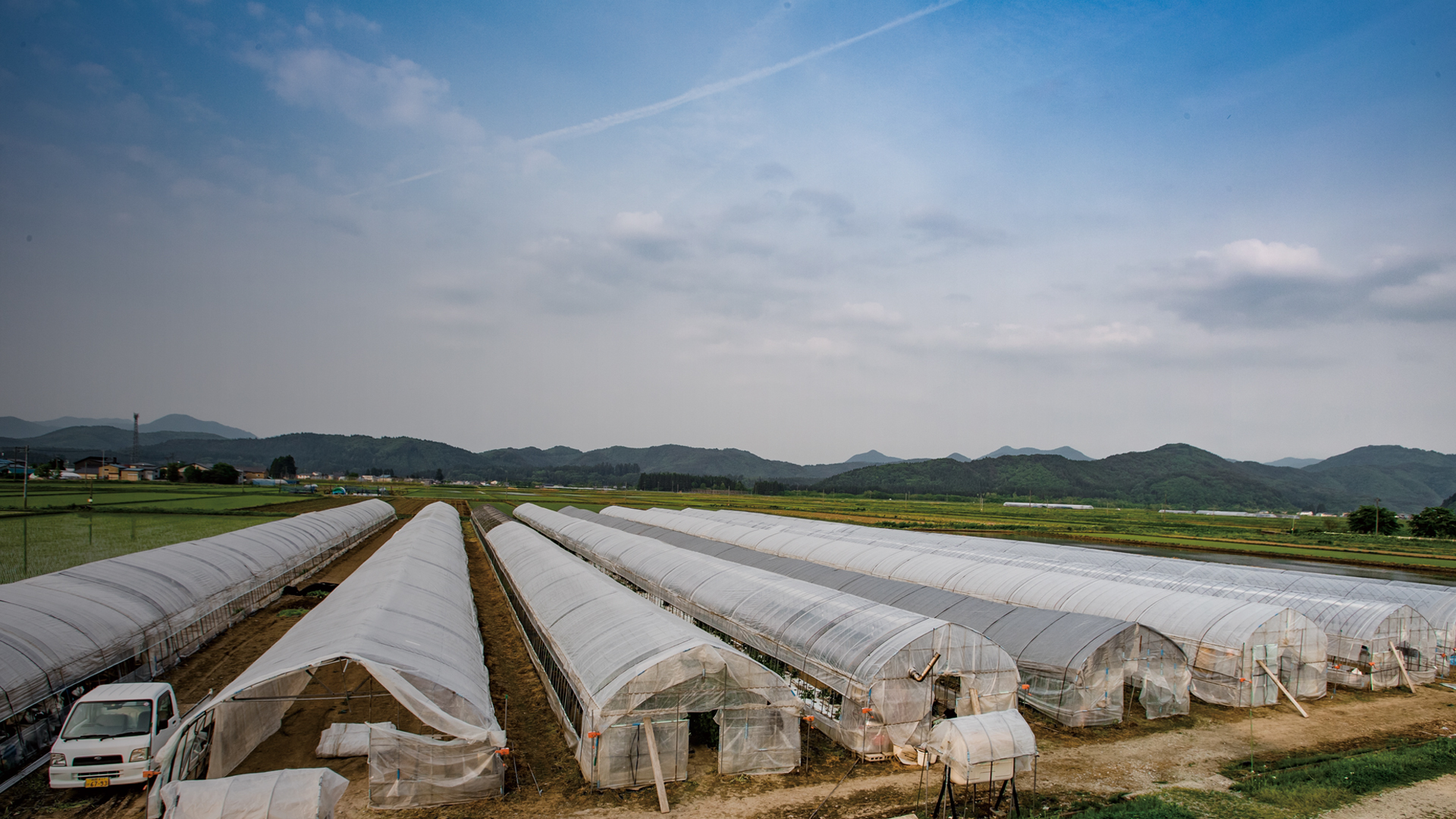 スライド2枚目 十和田石イメージ製品情報